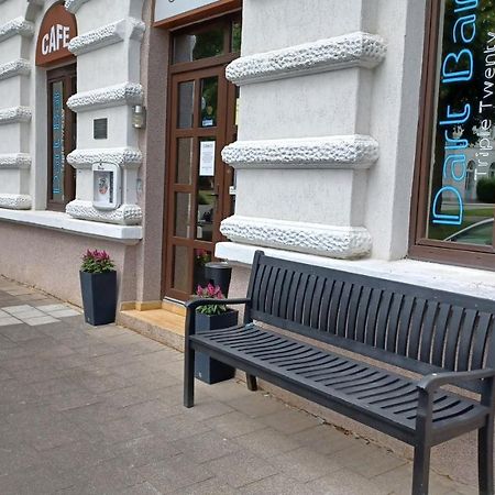 Hotel Triple Twenty à Eschweiler Extérieur photo